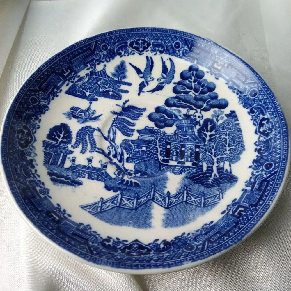WOOD & SONS ENGLAND BLUE WILLOW TEACUP & SAUCER SET OF 8